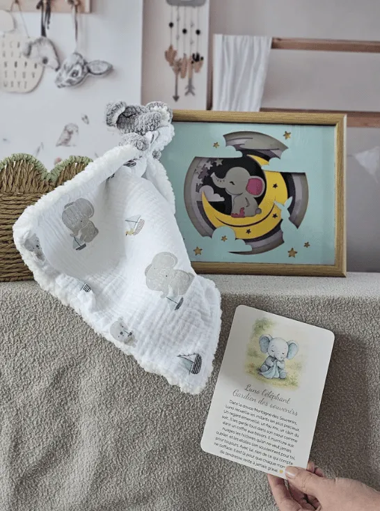 Doudou personnalisé Luno l'éléphant et cadre lumineux naissance, cadeau naissance personnalisé
