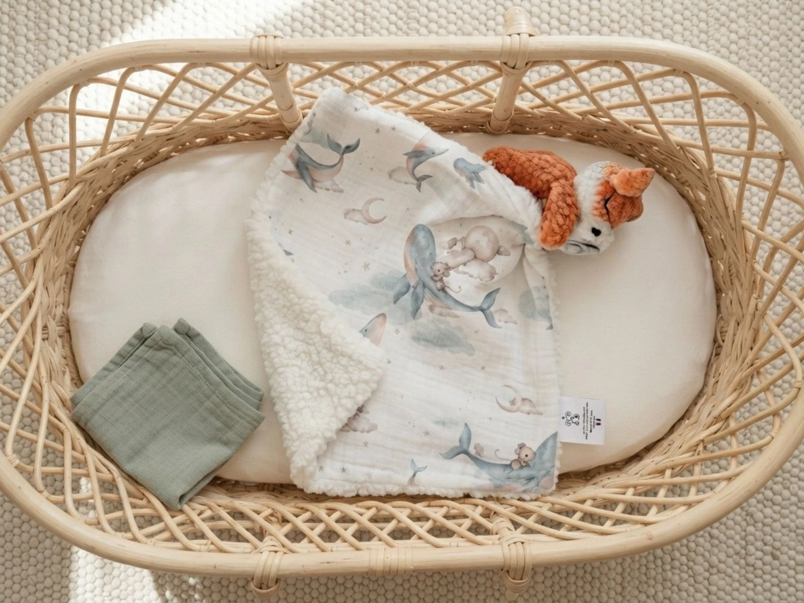 Doudou personnalisé Milo le Renard, doudou brodé main, collection Les Exclusifs Le Royaume des Gardiens